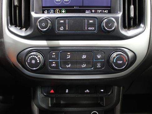 Used 2020 Chevrolet Colorado LT w/ LT Convenience Package AWD/4WD image 17