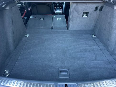 Used 2023 Porsche Macan image 15