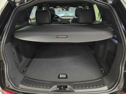 New 2025 Land Rover Discovery Sport Dynamic SE image 16