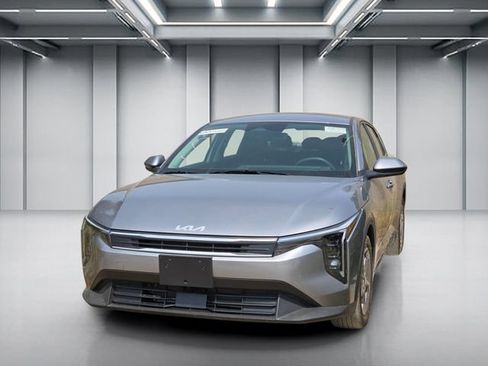 Certified 2026 Kia K4 FWD image 3