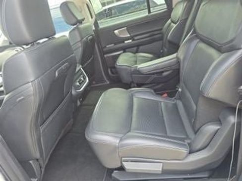 Used 2025 Ford Expedition Max Platinum AWD/4WD image 20