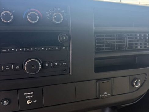 Used 2015 Chevrolet Express 2500 w/ Cold Climate Package RWD image 12