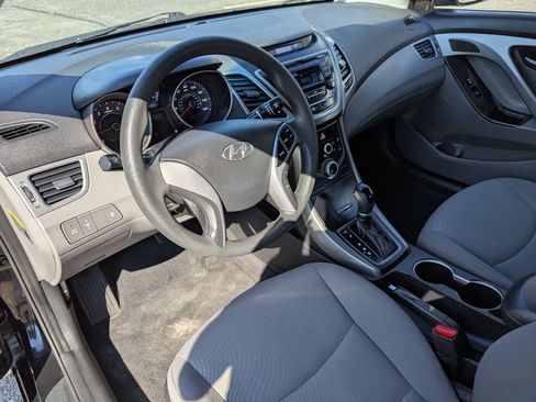 Used 2016 Hyundai Elantra SE FWD image 9