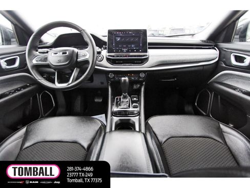 Used 2024 Jeep Compass Latitude w/ Convenience Group image 9