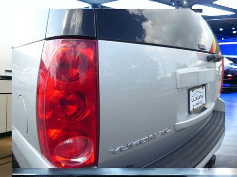 Used 2013 GMC Yukon XL SLT image 27