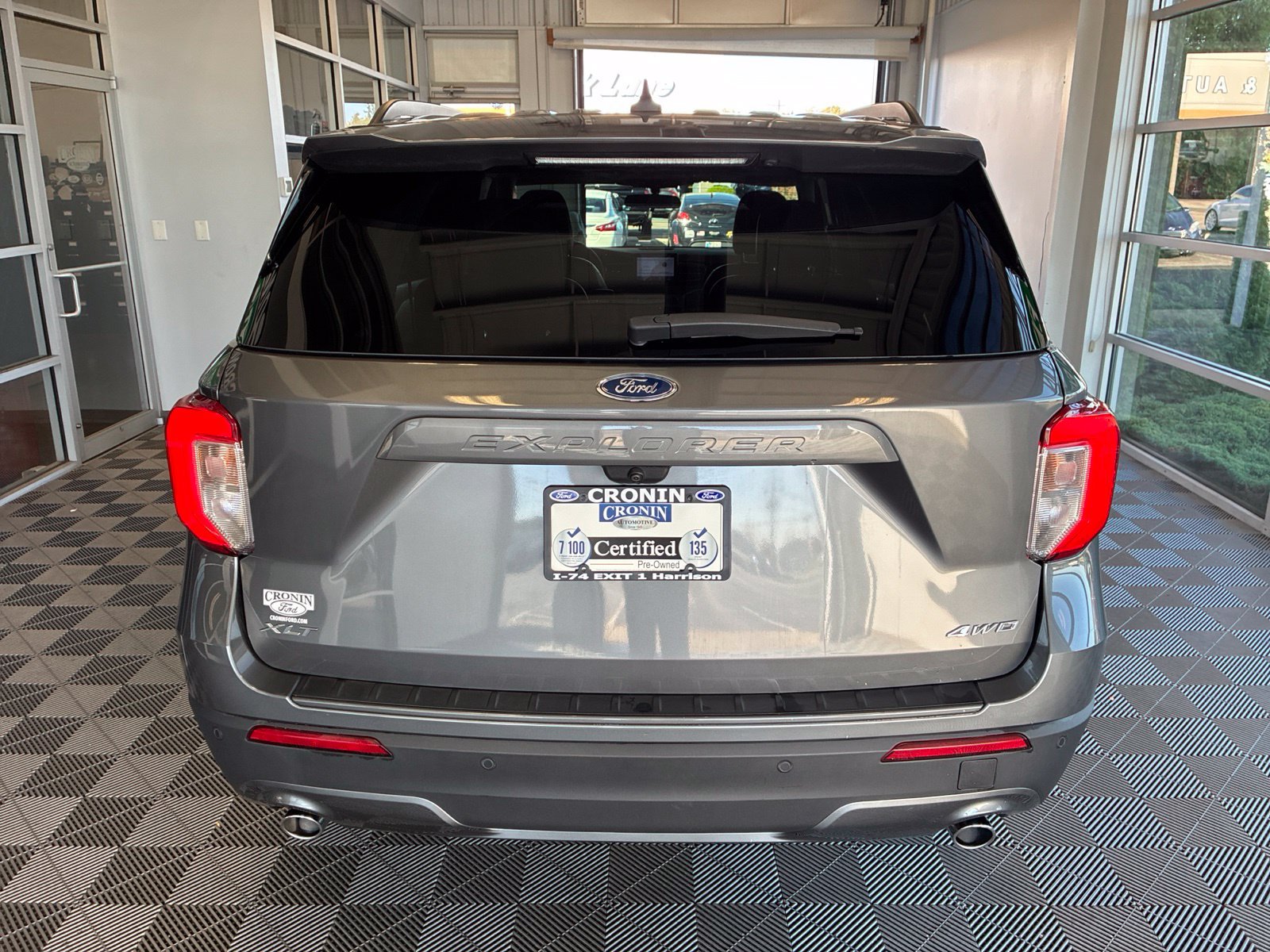 Used 2024 Ford Explorer XLT w/ Equipment Group 202A AWD/4WD image 5