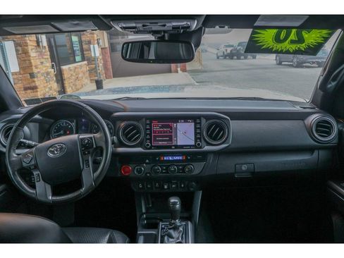 Used 2020 Toyota Tacoma TRD Off-Road w/ TRD Premium Off Road Package image 12