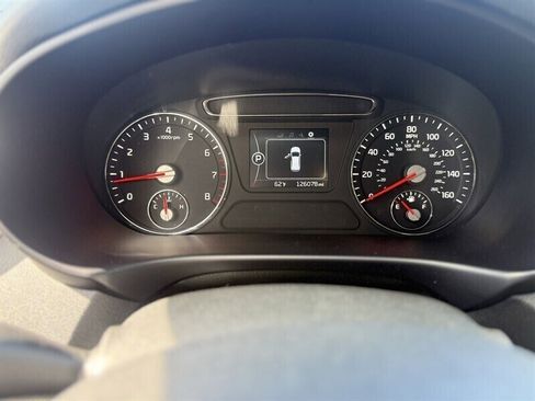 Used 2018 Kia Sorento FWD image 18