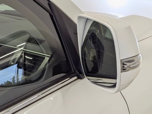 Used 2013 Lexus LX 570 4WD image 21