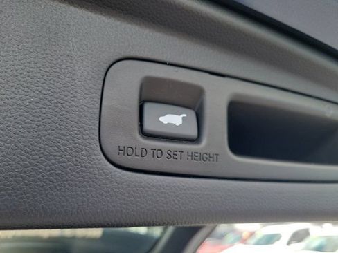 Used 2025 Honda CR-V EX-L image 12