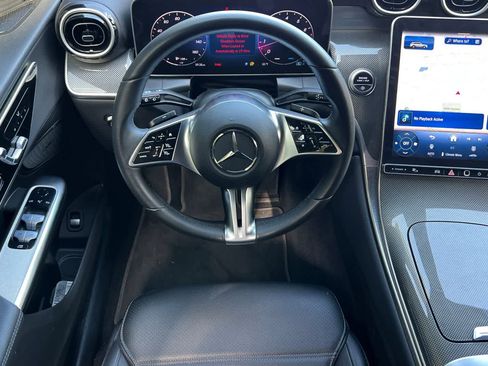 Used 2025 Mercedes-Benz GLC 300 image 16