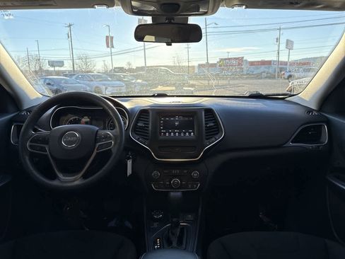 Used 2019 Jeep Cherokee Latitude w/ Popular Appearance Group image 15