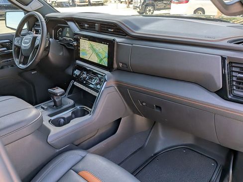 Certified 2025 GMC Sierra 1500 AT4 w/ AT4 Premium Package AWD/4WD image 27