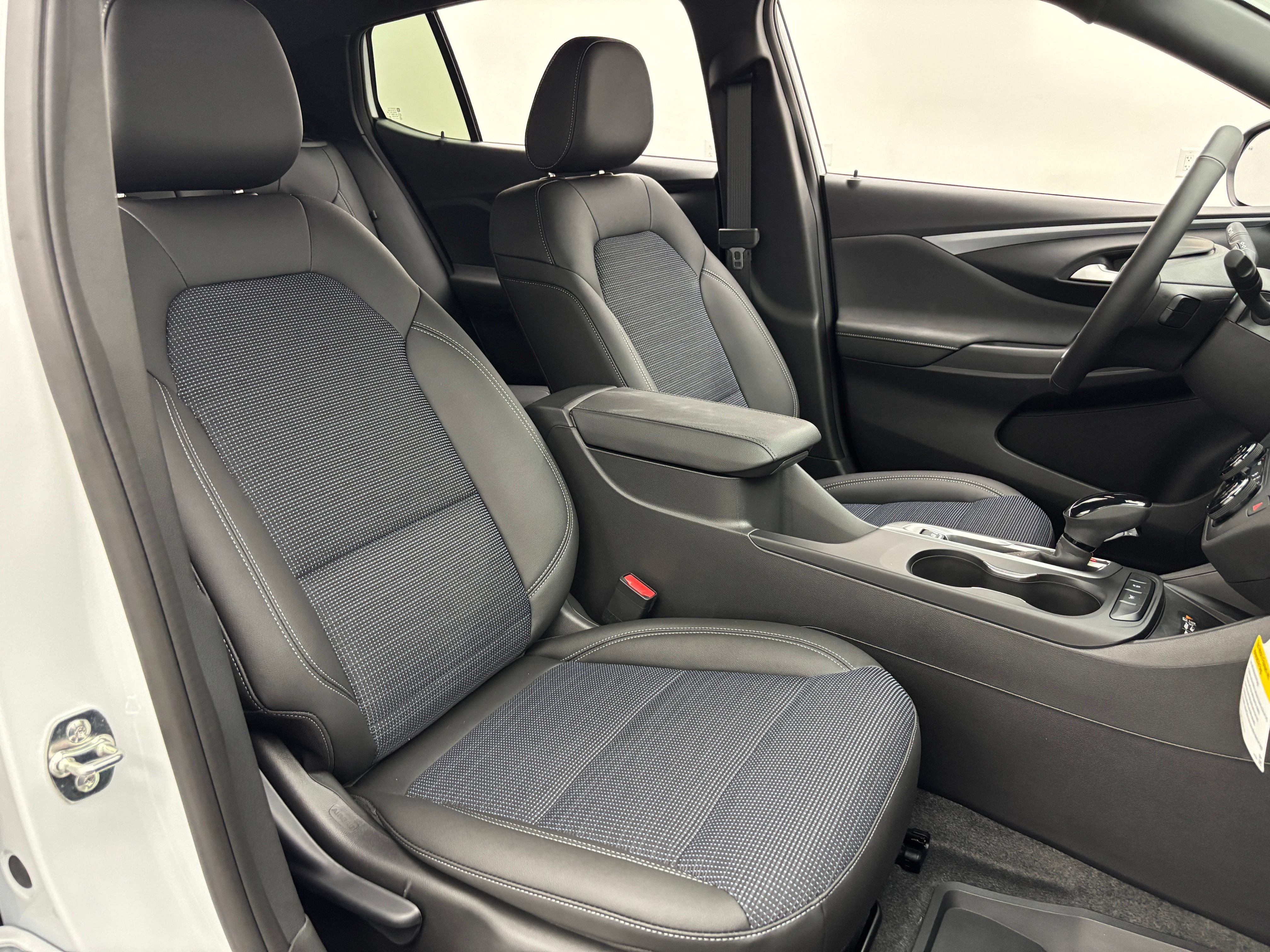 New 2026 Buick Envista Sport Touring w/ Convenience I Package FWD image 32