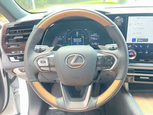 Certified 2025 Lexus RX 350h w/ Accessory Package (Z1) image 13