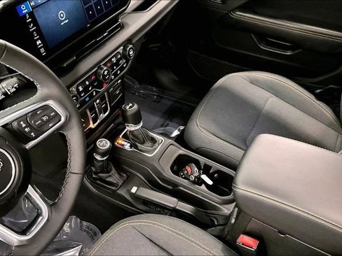 Used 2025 Jeep Wrangler Sahara 4xe w/ Safety Group image 17