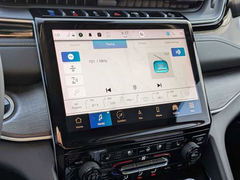 Used 2022 Jeep Grand Cherokee Limited 4xe w/ Luxury Tech Group II image 32