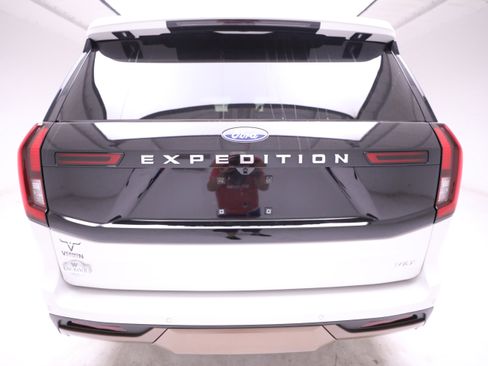 Used 2025 Ford Expedition Max King Ranch image 3