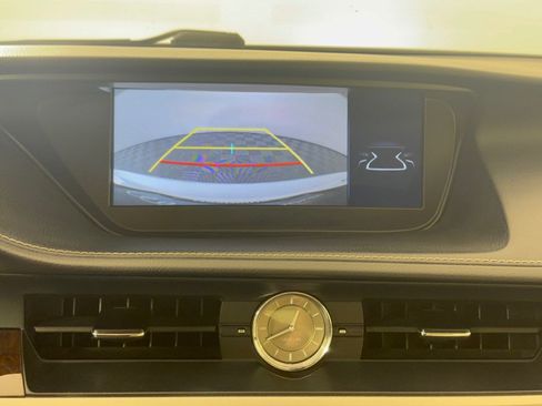 Used 2015 Lexus ES 350 w/ Luxury Package FWD image 23
