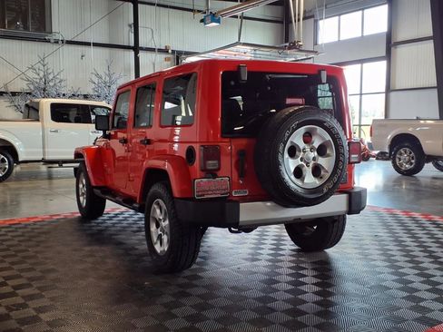 Used 2013 Jeep Wrangler Unlimited Sahara image 4