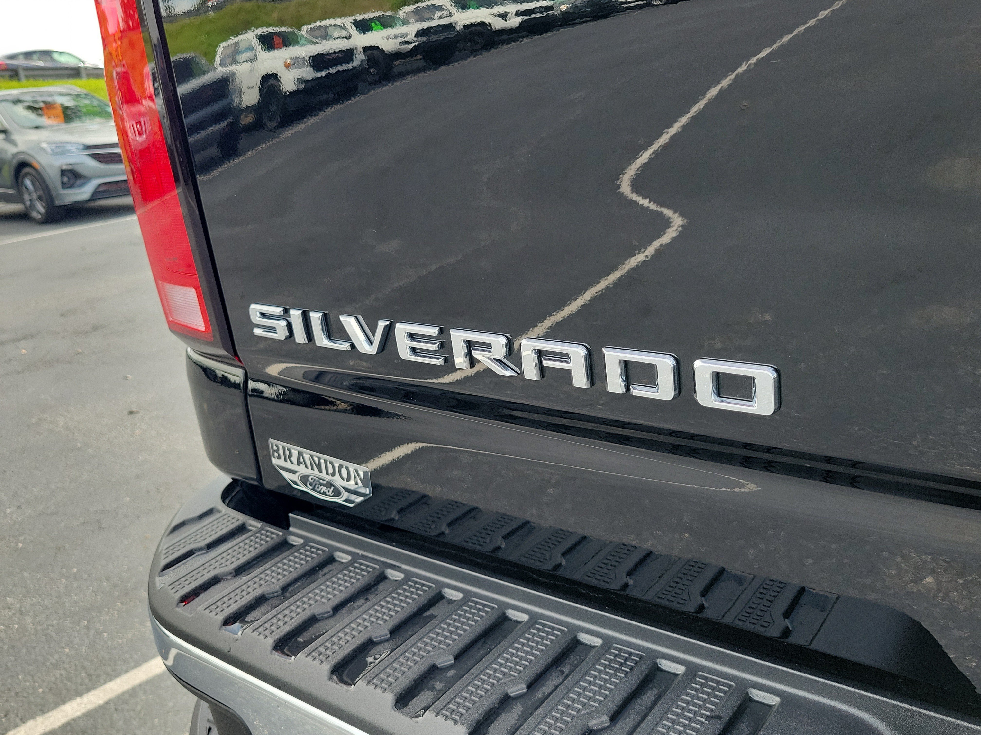 Used 2026 Chevrolet Silverado 2500 LTZ w/ LTZ Premium Package AWD/4WD image 9