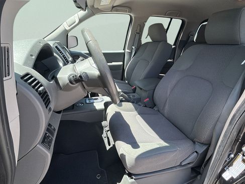 Used 2021 Nissan Frontier SV w/ Midnight Edition Floor Mats RWD image 13