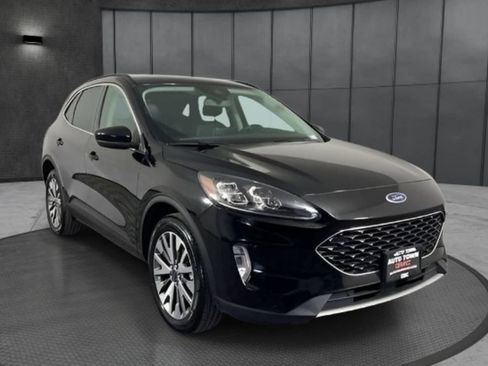 Used 2022 Ford Escape Titanium AWD/4WD image 5