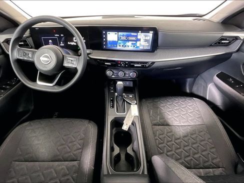 Certified 2025 Nissan Kicks SV w/ SV Premium Package AWD/4WD image 18