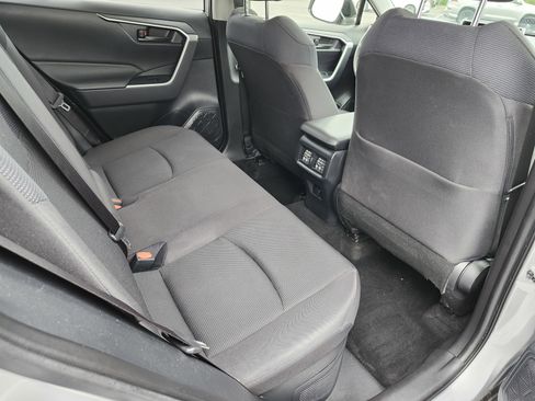 Used 2025 Toyota RAV4 LE AWD/4WD image 18