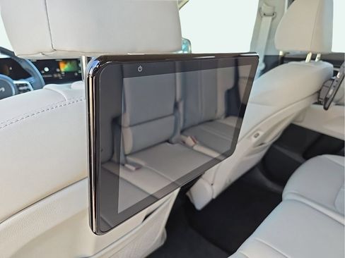 Certified 2025 Kia Sorento S w/ Panoramic Sunroof Package FWD image 35