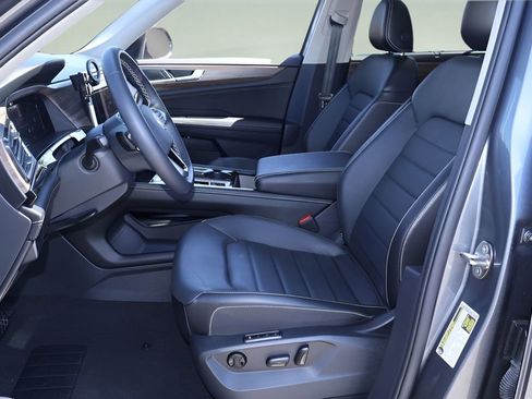 Used 2024 Volkswagen Atlas SEL image 12