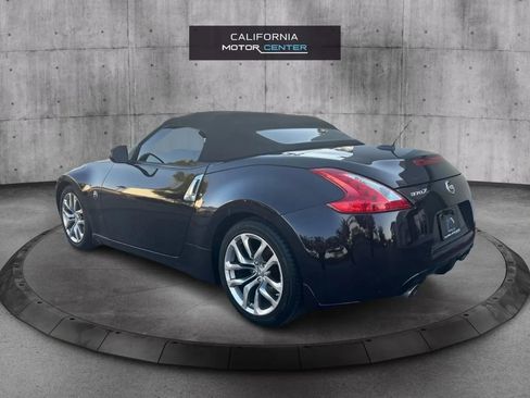 Used 2010 Nissan 370Z Roadster image 7