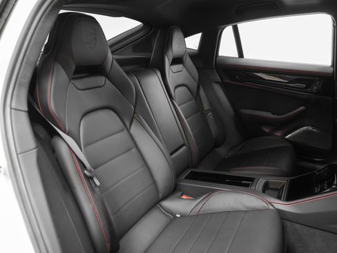 Certified 2025 Porsche Panamera GTS AWD/4WD image 26