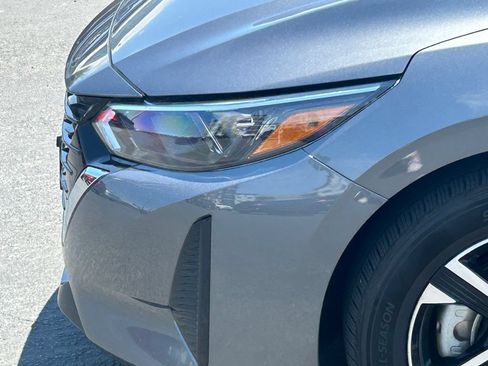 Used 2025 Nissan Sentra SV FWD image 11
