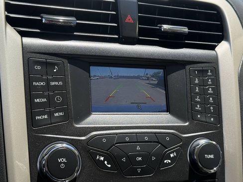 Used 2016 Ford Fusion SE w/ Equipment Group 502A FWD image 9