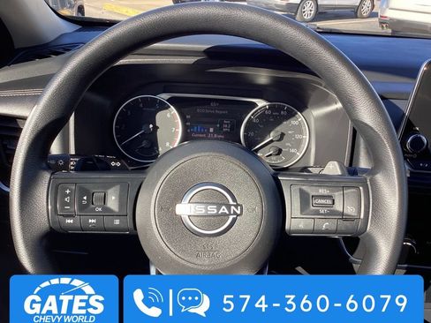 Used 2024 Nissan Rogue S AWD/4WD image 26