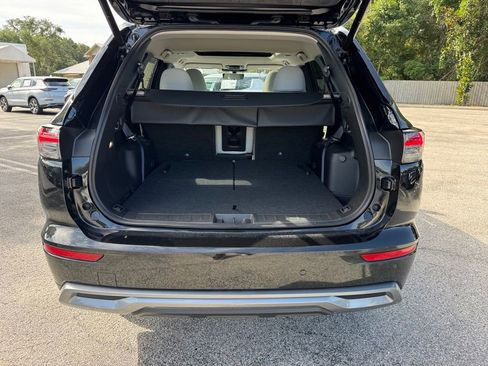 New 2025 Mitsubishi Outlander SEL image 13