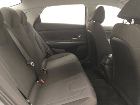 Used 2025 Hyundai Elantra SE FWD image 19