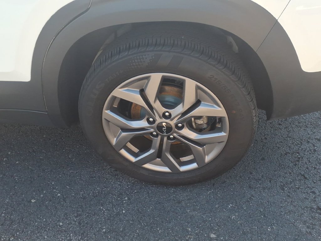 Certified 2024 Kia Seltos LX AWD/4WD image 10