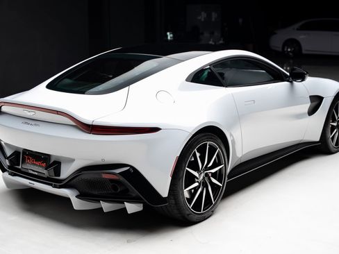Used 2019 Aston Martin V8 Vantage Coupe RWD image 32