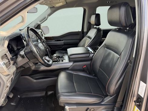 Used 2022 Ford F150 Lariat w/ Max Trailer Tow Package image 16