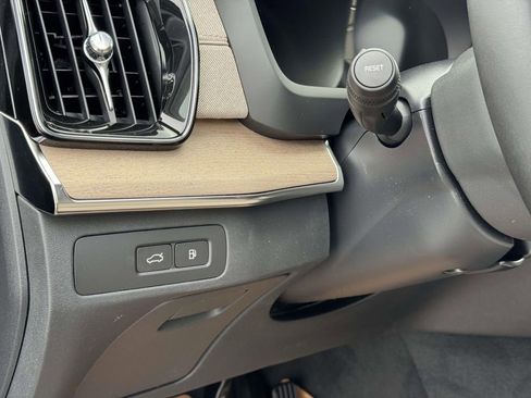 New 2026 Volvo XC90 T8 Plus w/ Protection Package Premier image 8