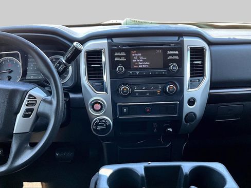 Used 2017 Nissan Titan SV AWD/4WD image 6