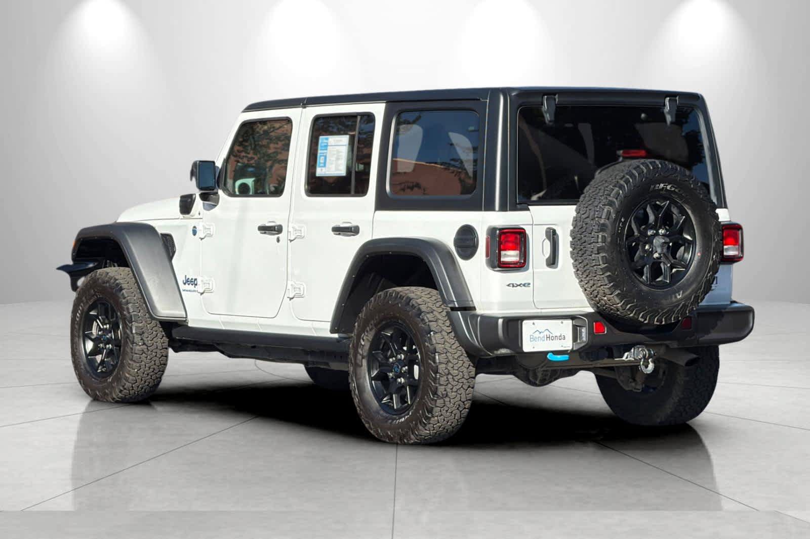 Used 2024 Jeep Wrangler Unlimited AWD/4WD image 6