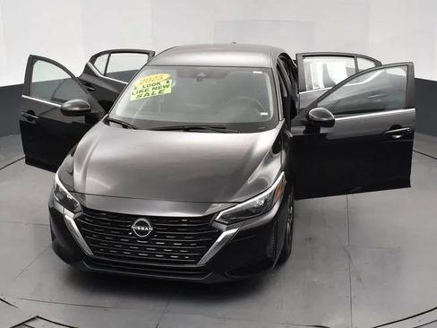 Used 2024 Nissan Sentra SV FWD image 10