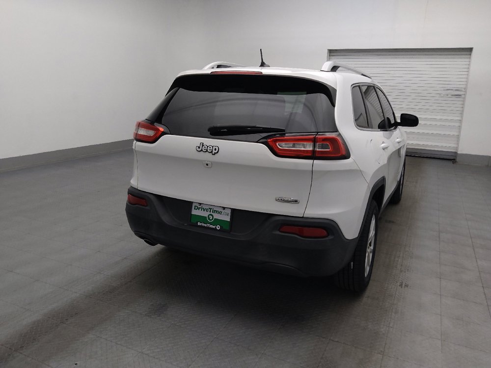 Used 2017 Jeep Cherokee Latitude FWD image 7