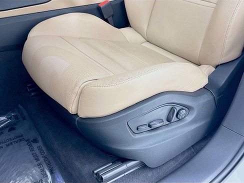 Certified 2026 Porsche Cayenne Coupe AWD/4WD image 13