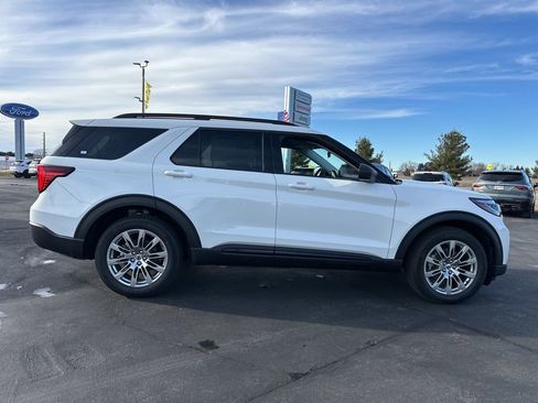 New 2026 Ford Explorer Active w/ Active Comfort Package image 3