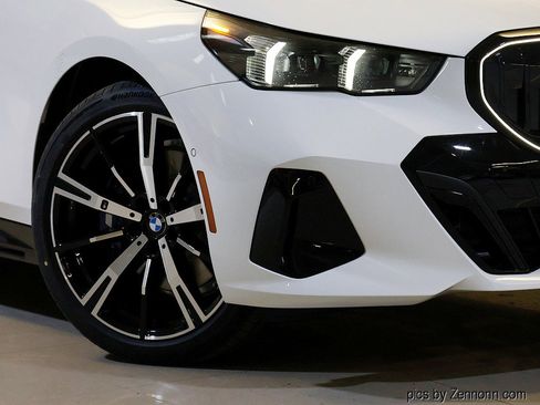 New 2026 BMW 530i xDrive 530i xDrive w/ M Sport Package image 3