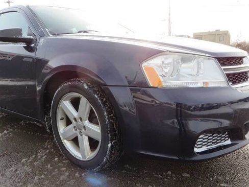 Used 2013 Dodge Avenger SE image 18